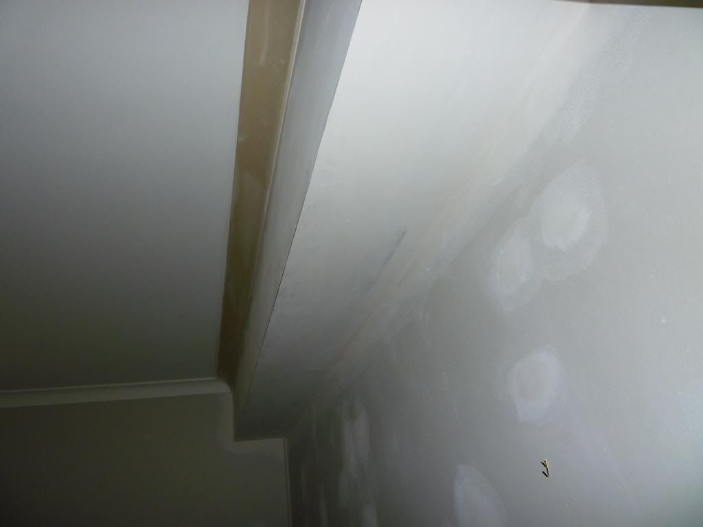 2013/03/01 Bulkhead in Bedroom completed and finishing touches